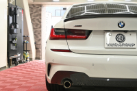 BMW 3シリーズ 320d xDrive Mｽﾎﾟｰﾂ ﾊｲﾗｲﾝPKG　ACC 黒革 純正HDDﾅﾋﾞ CarPlay 360ｶﾒﾗ Mｴｱﾛ&19ｲﾝﾁAW 自動ﾄﾗﾝｸ KW車高調　2年保証付