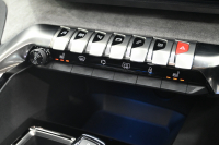 プジョー 3008 3008 GT　後期ﾓﾃﾞﾙ ACC LKA ﾊｰﾌ革 ﾊﾟﾉﾗﾏSR 純正ﾀｯﾁｽｸﾘｰﾝ CarPlay Bｶﾒﾗ 前後ｺｰﾅｰｾﾝｻｰ 純正18ｲﾝﾁAW LEDﾗｲﾄ　2年保証付