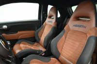 アバルト 595 ｺﾝﾍﾟﾃｨﾂｨｵｰﾈ　正規D車 左H 5速MT Sabeltｽﾎﾟｰﾂｼｰﾄ 純正OPﾅﾋﾞTV ﾌﾙｾｸﾞ Bｶﾒﾗ 17ｲﾝﾁAW ﾚｯﾄﾞｷｬﾘﾊﾟｰ ﾚｺｰﾄﾞﾓﾝﾂｧ　2年保証付