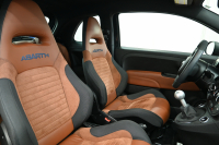 アバルト 595 ｺﾝﾍﾟﾃｨﾂｨｵｰﾈ　正規D車 1ｵｰﾅｰ 左H 5速MT Sabeltｽﾎﾟｰﾂｼｰﾄ 純正ﾀｯﾁｽｸﾘｰﾝ CarPlay 17ｲﾝﾁAW ﾚｯﾄﾞｷｬﾘﾊﾟｰ ﾚｺｰﾄﾞﾓﾝﾂｧ　2年保証付