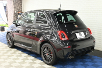 アバルト 595 ｺﾝﾍﾟﾃｨﾂｨｵｰﾈ　正規D車 1ｵｰﾅｰ 左H 5速MT Sabeltｽﾎﾟｰﾂｼｰﾄ 純正ﾀｯﾁｽｸﾘｰﾝ CarPlay 17ｲﾝﾁAW ﾚｯﾄﾞｷｬﾘﾊﾟｰ ﾚｺｰﾄﾞﾓﾝﾂｧ　2年保証付