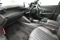 プジョー 2008 GTﾊﾟｯｸ ﾌﾞﾙｰHDi　Pｽﾀ ACC ECO 黒革電動ｼｰﾄ ﾊﾟﾉﾗﾏSR 純正ﾀｯﾁｽｸﾘｰﾝ CarPlay Bｶﾒﾗ 純正17ｲﾝﾁAW LEDﾗｲﾄ ｱｸﾃｨﾌﾞｾｰﾌﾃｨﾌﾞﾚｰｷ　2年保証付