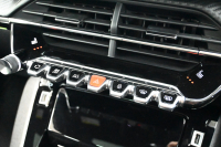 プジョー 2008 GTﾊﾟｯｸ ﾌﾞﾙｰHDi　Pｽﾀ ACC ECO 黒革電動ｼｰﾄ ﾊﾟﾉﾗﾏSR 純正ﾀｯﾁｽｸﾘｰﾝ CarPlay Bｶﾒﾗ 純正17ｲﾝﾁAW LEDﾗｲﾄ ｱｸﾃｨﾌﾞｾｰﾌﾃｨﾌﾞﾚｰｷ　2年保証付