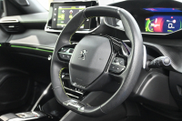 プジョー 2008 GTﾊﾟｯｸ ﾌﾞﾙｰHDi　Pｽﾀ ACC ECO 黒革電動ｼｰﾄ ﾊﾟﾉﾗﾏSR 純正ﾀｯﾁｽｸﾘｰﾝ CarPlay Bｶﾒﾗ 純正17ｲﾝﾁAW LEDﾗｲﾄ ｱｸﾃｨﾌﾞｾｰﾌﾃｨﾌﾞﾚｰｷ　2年保証付