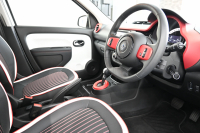 ルノー トゥインゴ ｲﾝﾃﾝｽ ｴﾃﾞｨｼｮﾝﾌｨﾅﾙ　正規D車 300台限定特別仕様 ECO機能 ｸﾙｺﾝ 専用ﾚｻﾞｰ調×ﾌｧﾌﾞﾘｯｸｼｰﾄ ｼｰﾄﾋｰﾀｰ 純正ﾀｯﾁｽｸﾘｰﾝ CarPlay Bｶﾒﾗ 16ｲﾝﾁｱﾛｲﾎｲｰﾙ　2年保証付