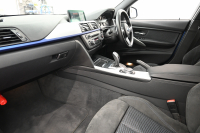 BMW 3シリーズ 320d ﾂｰﾘﾝｸﾞ Mｽﾎﾟｰﾂ　正規D車 1ｵｰﾅｰ ACC 専用ｼｰﾄ 純正iDriveﾅﾋﾞ Bｶﾒﾗ Mｴｱﾛ&18ｲﾝﾁAW 自動ﾄﾗﾝｸ ｷｾﾉﾝﾗｲﾄ　2年保証付