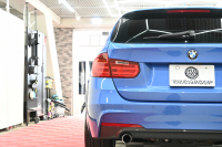 BMW 3シリーズ 320d ﾂｰﾘﾝｸﾞ Mｽﾎﾟｰﾂ　正規D車 1ｵｰﾅｰ ACC 専用ｼｰﾄ 純正iDriveﾅﾋﾞ Bｶﾒﾗ Mｴｱﾛ&18ｲﾝﾁAW 自動ﾄﾗﾝｸ ｷｾﾉﾝﾗｲﾄ　2年保証付