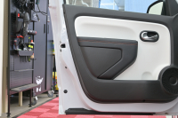 ルノー トゥインゴ ﾊﾞｲﾌﾞｽ　正規D車 特別仕様車 1ｵｰﾅｰ ECO機能 ｸﾙｺﾝ 専用ﾚｻﾞｰ調×ﾌｧﾌﾞﾘｯｸｼｰﾄ ｼｰﾄﾋｰﾀｰ 純正ﾀｯﾁｽｸﾘｰﾝ CarPlay Bｶﾒﾗ 16ｲﾝﾁｱﾛｲﾎｲｰﾙ　2年保証付