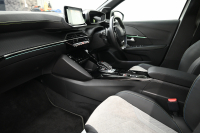 プジョー 208 GT　1ｵｰﾅｰ ACC LKA BSM Pｽﾀ ECO ﾊｰﾌﾚｻﾞｰ 7ｲﾝﾁﾀｯﾁｽｸﾘｰﾝ CarPlay ﾅﾋﾞTV ﾌﾙｾｸﾞ Bｶﾒﾗ 17ｲﾝﾁAW ﾌﾙLEDﾗｲﾄ　2年保証付