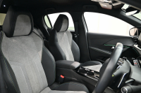 プジョー 208 GT　1ｵｰﾅｰ ACC LKA BSM Pｽﾀ ECO ﾊｰﾌﾚｻﾞｰ 7ｲﾝﾁﾀｯﾁｽｸﾘｰﾝ CarPlay ﾅﾋﾞTV ﾌﾙｾｸﾞ Bｶﾒﾗ 17ｲﾝﾁAW ﾌﾙLEDﾗｲﾄ　2年保証付