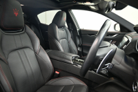 マセラティ ギブリ S ｸﾞﾗﾝｽﾎﾟｰﾂ ﾄﾞﾗｲﾊﾞｰｽﾞｱｼｽﾀﾝｽ&ﾂｰﾘﾝｸﾞP　ACC BSM LKA 黒革 ｻﾝﾙｰﾌ 8.4ｲﾝﾁMTC+ CarPlay 自動ﾄﾗﾝｸ 20ｲﾝﾁｳﾗｰﾉAW ｽｶｲﾌｯｸｻｽ 　2年保証付