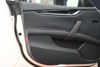 マセラティ ギブリ S ｸﾞﾗﾝｽﾎﾟｰﾂ ﾄﾞﾗｲﾊﾞｰｽﾞｱｼｽﾀﾝｽ&ﾂｰﾘﾝｸﾞP　ACC BSM LKA 黒革 ｻﾝﾙｰﾌ 8.4ｲﾝﾁMTC+ CarPlay 自動ﾄﾗﾝｸ 20ｲﾝﾁｳﾗｰﾉAW ｽｶｲﾌｯｸｻｽ 　2年保証付
