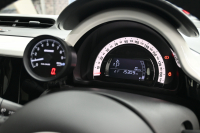 ルノー トゥインゴ ｲﾝﾃﾝｽ　正規D車 ECO機能 ｸﾙｺﾝ 専用ﾚｻﾞｰ調×ﾌｧﾌﾞﾘｯｸｼｰﾄ ｼｰﾄﾋｰﾀｰ 純正ﾀｯﾁｽｸﾘｰﾝ CarPlay Bｶﾒﾗ 16ｲﾝﾁｱﾛｲﾎｲｰﾙ　2年保証付