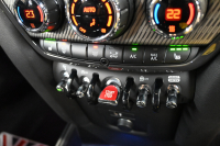 MINI(ミニ) ミニクロスオーバー ｸｰﾊﾟｰSD ｵｰﾙ4　MINI YOURS TRIM Pｽﾀ ECO ACC 黒革 ｼｰﾄﾋｰﾀｰ 純正ﾅﾋﾞ ｱﾝﾋﾞｴﾝﾄﾗｲﾄ ﾎﾞﾝﾈｯﾄｽﾄﾗｲﾌﾟ 純正19ｲﾝﾁAW 2年保証