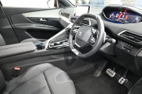 プジョー 3008 GT　後期ﾓﾃﾞﾙ ACC LKA ﾊｰﾌ革 ﾊﾟﾉﾗﾏSR 純正ﾅﾋﾞTV CarPlay Bｶﾒﾗ 前後ｺｰﾅｰｾﾝｻｰ 純正18ｲﾝﾁAW LEDﾗｲﾄ　2年保証付
