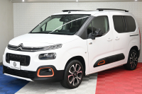 シトロエン ベルランゴ ｼｬｲﾝ XTRﾊﾟｯｸ　特別仕様車 Pｽﾀ ACC ﾊﾟｰｷﾝｸﾞｾﾝｻｰ BSM 専用ﾌｧﾌﾞﾘｯｸｼｰﾄ ﾊﾟﾉﾗﾏR 純正ﾀｯﾁｽｸﾘｰﾝ BTｵｰﾃﾞｨｵ＆TEL CarPlay ｱﾝﾋﾞｴﾝｽﾗｲﾄ 専用17ｲﾝﾁAW　2年保証付