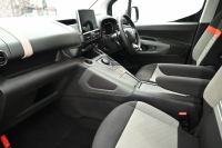 シトロエン ベルランゴ ｼｬｲﾝ XTRﾊﾟｯｸ　特別仕様車 Pｽﾀ ACC ﾊﾟｰｷﾝｸﾞｾﾝｻｰ BSM 専用ﾌｧﾌﾞﾘｯｸｼｰﾄ ﾊﾟﾉﾗﾏR 純正ﾀｯﾁｽｸﾘｰﾝ BTｵｰﾃﾞｨｵ＆TEL CarPlay ｱﾝﾋﾞｴﾝｽﾗｲﾄ 専用17ｲﾝﾁAW　2年保証付