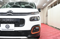 シトロエン ベルランゴ ｼｬｲﾝ XTRﾊﾟｯｸ　特別仕様車 Pｽﾀ ACC ﾊﾟｰｷﾝｸﾞｾﾝｻｰ BSM 専用ﾌｧﾌﾞﾘｯｸｼｰﾄ ﾊﾟﾉﾗﾏR 純正ﾀｯﾁｽｸﾘｰﾝ BTｵｰﾃﾞｨｵ＆TEL CarPlay ｱﾝﾋﾞｴﾝｽﾗｲﾄ 専用17ｲﾝﾁAW　2年保証付