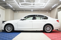 BMW 3シリーズ 320i ﾗｸﾞｼﾞｭｱﾘｰ　正規D車 1ｵｰﾅｰ ACC ｺﾆｬｯｸ革 純正iDriveﾅﾋﾞ Bｶﾒﾗ 純正17ｲﾝﾁAW 自動ﾄﾗﾝｸ ｷｾﾉﾝﾗｲﾄ　2年保証付