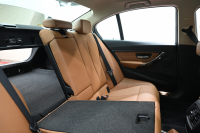BMW 3シリーズ 320i ﾗｸﾞｼﾞｭｱﾘｰ　正規D車 1ｵｰﾅｰ ACC ｺﾆｬｯｸ革 純正iDriveﾅﾋﾞ Bｶﾒﾗ 純正17ｲﾝﾁAW 自動ﾄﾗﾝｸ ｷｾﾉﾝﾗｲﾄ　2年保証付
