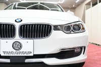 BMW 3シリーズ 320i ﾗｸﾞｼﾞｭｱﾘｰ　正規D車 1ｵｰﾅｰ ACC ｺﾆｬｯｸ革 純正iDriveﾅﾋﾞ Bｶﾒﾗ 純正17ｲﾝﾁAW 自動ﾄﾗﾝｸ ｷｾﾉﾝﾗｲﾄ　2年保証付