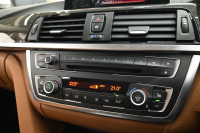 BMW 3シリーズ 320i ﾗｸﾞｼﾞｭｱﾘｰ　正規D車 1ｵｰﾅｰ ACC ｺﾆｬｯｸ革 純正iDriveﾅﾋﾞ Bｶﾒﾗ 純正17ｲﾝﾁAW 自動ﾄﾗﾝｸ ｷｾﾉﾝﾗｲﾄ　2年保証付