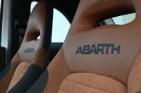 アバルト 595 ｺﾝﾍﾟﾃｨﾂｨｵｰﾈ　正規D車 左H 5速MT Sabeltｽﾎﾟｰﾂｼｰﾄ 純正ﾀｯﾁｽｸﾘｰﾝ CarPlay 17ｲﾝﾁAW ﾚｯﾄﾞｷｬﾘﾊﾟｰ ﾚｺｰﾄﾞﾓﾝﾂｧ　2年保証付