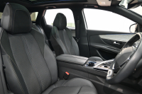 プジョー 3008 GT　後期ﾓﾃﾞﾙ ACC LKA ﾊｰﾌ革 ﾊﾟﾉﾗﾏSR 純正ﾀｯﾁｽｸﾘｰﾝ CarPlay Bｶﾒﾗ 前後ｺｰﾅｰｾﾝｻｰ 純正18ｲﾝﾁAW LEDﾗｲﾄ　新車保証継承可
