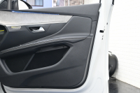 プジョー 3008 GT　後期ﾓﾃﾞﾙ ACC LKA ﾊｰﾌ革 ﾊﾟﾉﾗﾏSR 純正ﾀｯﾁｽｸﾘｰﾝ CarPlay Bｶﾒﾗ 前後ｺｰﾅｰｾﾝｻｰ 純正18ｲﾝﾁAW LEDﾗｲﾄ　新車保証継承可