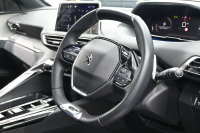 プジョー 3008 GT　後期ﾓﾃﾞﾙ ACC LKA ﾊｰﾌ革 ﾊﾟﾉﾗﾏSR 純正ﾀｯﾁｽｸﾘｰﾝ CarPlay Bｶﾒﾗ 前後ｺｰﾅｰｾﾝｻｰ 純正18ｲﾝﾁAW LEDﾗｲﾄ　新車保証継承可