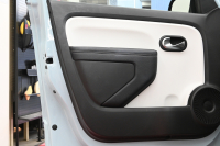 ルノー トゥインゴ ｲﾝﾃﾝｽ　正規D車 ECO機能 ｸﾙｺﾝ 専用ﾚｻﾞｰ調×ﾌｧﾌﾞﾘｯｸｼｰﾄ ｼｰﾄﾋｰﾀｰ 純正ﾀｯﾁｽｸﾘｰﾝ CarPlay Bｶﾒﾗ 16ｲﾝﾁｱﾛｲﾎｲｰﾙ　2年保証付