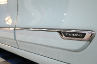 ルノー トゥインゴ ｲﾝﾃﾝｽ　正規D車 ECO機能 ｸﾙｺﾝ 専用ﾚｻﾞｰ調×ﾌｧﾌﾞﾘｯｸｼｰﾄ ｼｰﾄﾋｰﾀｰ 純正ﾀｯﾁｽｸﾘｰﾝ CarPlay Bｶﾒﾗ 16ｲﾝﾁｱﾛｲﾎｲｰﾙ　2年保証付
