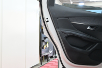 プジョー 3008 ｸﾛｽｼﾃｨ　特別仕様車 ACC ﾊｰﾌ革 純正ﾀｯﾁｽｸﾘｰﾝ ﾅﾋﾞTV ﾌﾙｾｸﾞ CarPlay ADVｺﾝﾄﾛｰﾙ 純正18ｲﾝﾁAW LEDﾗｲﾄ ｱｸﾃｨﾌﾞｾｰﾌﾃｨﾌﾞﾚｰｷ　2年保証付