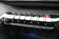 プジョー 3008 ｸﾛｽｼﾃｨ　特別仕様車 ACC ﾊｰﾌ革 純正ﾀｯﾁｽｸﾘｰﾝ ﾅﾋﾞTV ﾌﾙｾｸﾞ CarPlay ADVｺﾝﾄﾛｰﾙ 純正18ｲﾝﾁAW LEDﾗｲﾄ ｱｸﾃｨﾌﾞｾｰﾌﾃｨﾌﾞﾚｰｷ　2年保証付