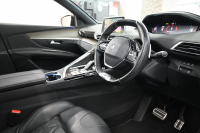 プジョー 3008 GT ﾌﾞﾙｰHDi ﾚｻﾞｰPKG　後期 ACC LKA 黒革 ﾊﾟﾉﾗﾏSR 純正ﾀｯﾁｽｸﾘｰﾝ ﾅﾋﾞTV CarPlay 360ｶﾒﾗ 前後ﾊﾟｰｷﾝｸﾞｾﾝｻｰ 純正18ｲﾝﾁAW LEDﾗｲﾄ　2年保証付