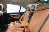 BMW 3シリーズ 320i ﾗｸﾞｼﾞｭｱﾘｰ　正規D車 LCIﾓﾃﾞﾙ ACC ｺﾆｬｯｸ革 純正iDriveﾅﾋﾞ Bｶﾒﾗ 純正17ｲﾝﾁAW 自動ﾄﾗﾝｸ LEDﾗｲﾄ　2年保証付