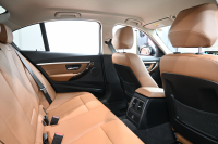 BMW 3シリーズ 320i ﾗｸﾞｼﾞｭｱﾘｰ　正規D車 LCIﾓﾃﾞﾙ ACC ｺﾆｬｯｸ革 純正iDriveﾅﾋﾞ Bｶﾒﾗ 純正17ｲﾝﾁAW 自動ﾄﾗﾝｸ LEDﾗｲﾄ　2年保証付