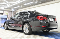 BMW 3シリーズ 320i ﾗｸﾞｼﾞｭｱﾘｰ　正規D車 LCIﾓﾃﾞﾙ ACC ｺﾆｬｯｸ革 純正iDriveﾅﾋﾞ Bｶﾒﾗ 純正17ｲﾝﾁAW 自動ﾄﾗﾝｸ LEDﾗｲﾄ　2年保証付
