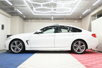 BMW 4シリーズ 420i ｸﾞﾗﾝｸｰﾍﾟ Mｽﾎﾟｰﾂ　ACC 黒革 ｼｰﾄﾋｰﾀｰ ｻﾝﾙｰﾌ 純正iDriveﾅﾋﾞ Bｶﾒﾗ Bluetooth 純正19ｲﾝﾁAW 自動ﾄﾗﾝｸ ｱﾀﾞﾌﾟﾃｨﾌﾞLEDﾍｯﾄﾞﾗｲﾄ　2年保証付