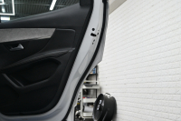 プジョー 3008 GT ﾌﾞﾙｰHDi　後期 ACC LKA ﾊｰﾌﾚｻﾞｰ ｼｰﾄﾋｰﾀｰ 純正ﾀｯﾁｽｸﾘｰﾝ CarPlay Bｶﾒﾗ 前後ﾊﾟｰｷﾝｸﾞｾﾝｻｰ 純正18ｲﾝﾁAW LEDﾗｲﾄ　2年保証付