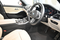 BMW 3シリーズ 320d xDrive Mｽﾎﾟｰﾂ ｴﾃﾞｨｼｮﾝｼﾞｮｲﾌﾟﾗｽ　ACC ｺﾝﾌｫA LCA OPｵｲｽﾀｰﾚｻﾞｰ ｼｰﾄﾋｰﾀｰ 純正iDriveﾅﾋﾞ 360ｶﾒﾗ CarPlay Mｴｱﾛ&18ｲﾝﾁAW　2年保証付