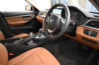 BMW 3シリーズ 320i ﾂｰﾘﾝｸﾞ ﾗｸﾞｼﾞｭｱﾘｰ　正規D車 後期LCIﾓﾃﾞﾙ ACC LCW ｺﾝﾌｫｰﾄA ｺﾆｬｯｸ革 純正iDriveﾅﾋﾞ Bｶﾒﾗ 純正17ｲﾝﾁAW 自動ﾄﾗﾝｸ ｱﾀﾞﾌﾟﾃｨﾌﾞLEDﾗｲﾄ　2年保証付