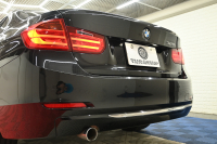 BMW 3シリーズ 320i ﾗｸﾞｼﾞｭｱﾘｰ　正規D車 ACC 白革 ｳｯﾄﾞ調ｲﾝﾃﾘｱ Sportﾓｰﾄﾞ ECOﾓｰﾄﾞ HIDﾍｯﾄﾞﾗｲﾄ 純正18ｲﾝﾁAW　2年保証付