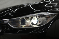 BMW 3シリーズ 320i ﾗｸﾞｼﾞｭｱﾘｰ　正規D車 ACC 白革 ｳｯﾄﾞ調ｲﾝﾃﾘｱ Sportﾓｰﾄﾞ ECOﾓｰﾄﾞ HIDﾍｯﾄﾞﾗｲﾄ 純正18ｲﾝﾁAW　2年保証付