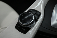 BMW 3シリーズ 320i ﾗｸﾞｼﾞｭｱﾘｰ　正規D車 ACC 白革 ｳｯﾄﾞ調ｲﾝﾃﾘｱ Sportﾓｰﾄﾞ ECOﾓｰﾄﾞ HIDﾍｯﾄﾞﾗｲﾄ 純正18ｲﾝﾁAW　2年保証付