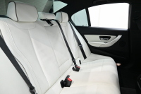 BMW 3シリーズ 320i ﾗｸﾞｼﾞｭｱﾘｰ　正規D車 ACC 白革 ｳｯﾄﾞ調ｲﾝﾃﾘｱ Sportﾓｰﾄﾞ ECOﾓｰﾄﾞ HIDﾍｯﾄﾞﾗｲﾄ 純正18ｲﾝﾁAW　2年保証付