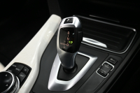 BMW 3シリーズ 320i ﾗｸﾞｼﾞｭｱﾘｰ　正規D車 ACC 白革 ｳｯﾄﾞ調ｲﾝﾃﾘｱ Sportﾓｰﾄﾞ ECOﾓｰﾄﾞ HIDﾍｯﾄﾞﾗｲﾄ 純正18ｲﾝﾁAW　2年保証付
