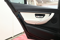 BMW 3シリーズ 320i ﾗｸﾞｼﾞｭｱﾘｰ　正規D車 ACC 白革 ｳｯﾄﾞ調ｲﾝﾃﾘｱ Sportﾓｰﾄﾞ ECOﾓｰﾄﾞ HIDﾍｯﾄﾞﾗｲﾄ 純正18ｲﾝﾁAW　2年保証付