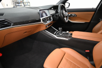BMW 3シリーズ 320d ﾂｰﾘﾝｸﾞ Mｽﾎﾟｰﾂ　正規D車 ACC ｺﾝﾌｫｰﾄA ｲﾝﾃﾘｼﾞｪﾝﾄS 茶革 純正Idriveﾅﾋﾞ Bｶﾒﾗ Blouetoothｵｰﾃﾞｨｵ 自動Rｹﾞｰﾄ Sportﾓｰﾄﾞ LEDﾍｯﾄﾞﾗｲﾄ 純正18ｲﾝﾁAW　2年保証付