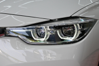 BMW 3シリーズ 320i ﾗｸﾞｼﾞｭｱﾘｰ　後期ﾓﾃﾞﾙ 正規D車 黒革 ﾋｰﾀｰ 純正ﾅﾋﾞ Bｶﾒﾗ Blouetoothｵｰﾃﾞｨｵ ACC LEDﾍｯﾄﾞﾗｲﾄ Sportﾓｰﾄﾞ 純正17ｲﾝﾁAW　2年保証付
